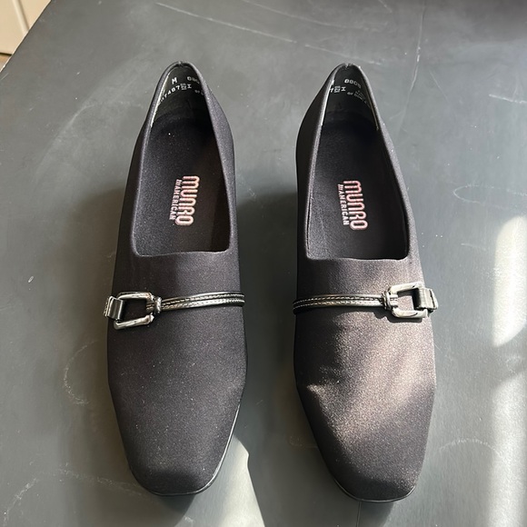 MUNRO  CINDI  BLACK  STRETCH FABRIC SHOE SIZE. 7M - Picture 2 of 15